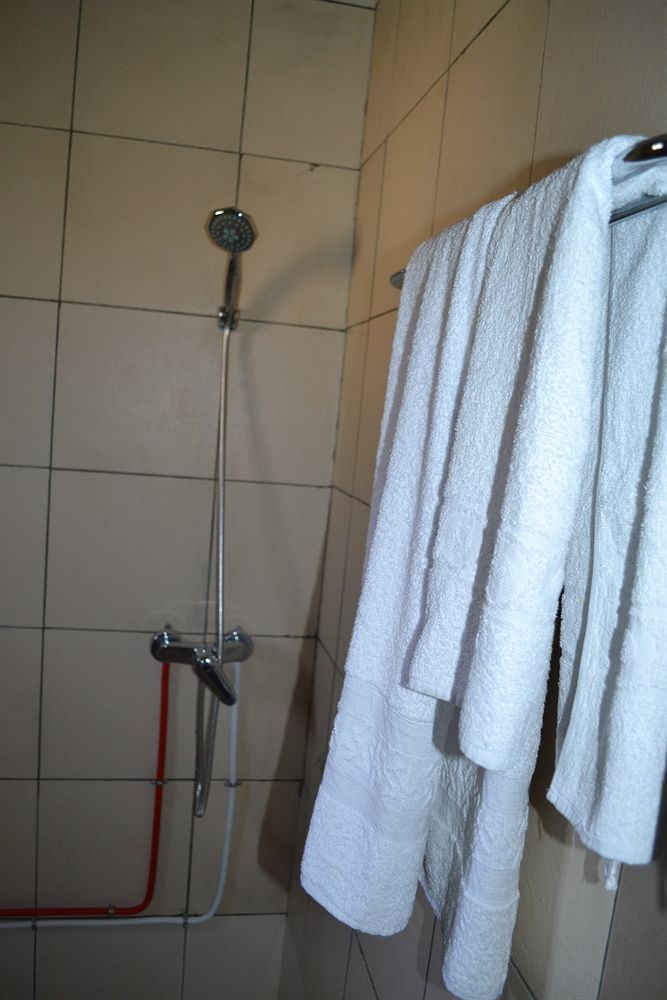Hotel De Malte Dschang Экстерьер фото