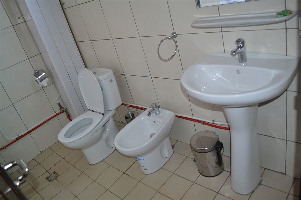 Hotel De Malte Dschang Экстерьер фото